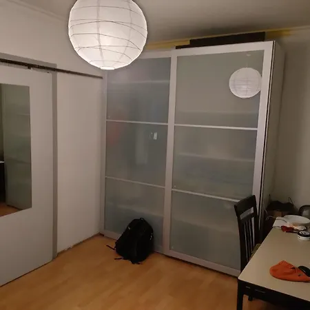 Roomsin Stadtmitte * Stuttgart